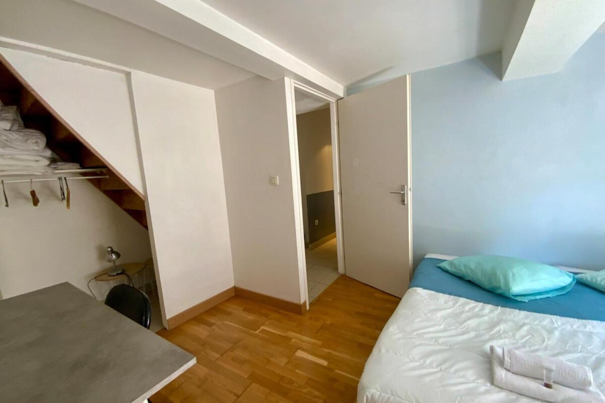 The Triplex- 3 Bedrooms In The Escutcheon! Μονπελιέ Εξωτερικό φωτογραφία