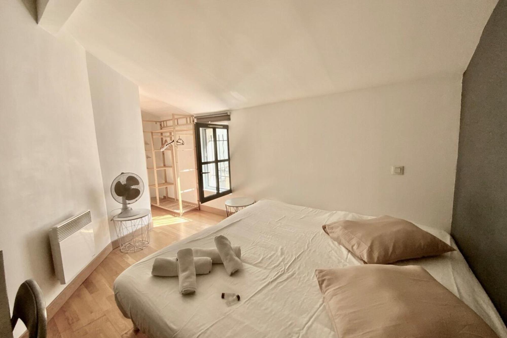 The Triplex- 3 Bedrooms In The Escutcheon! Μονπελιέ Εξωτερικό φωτογραφία