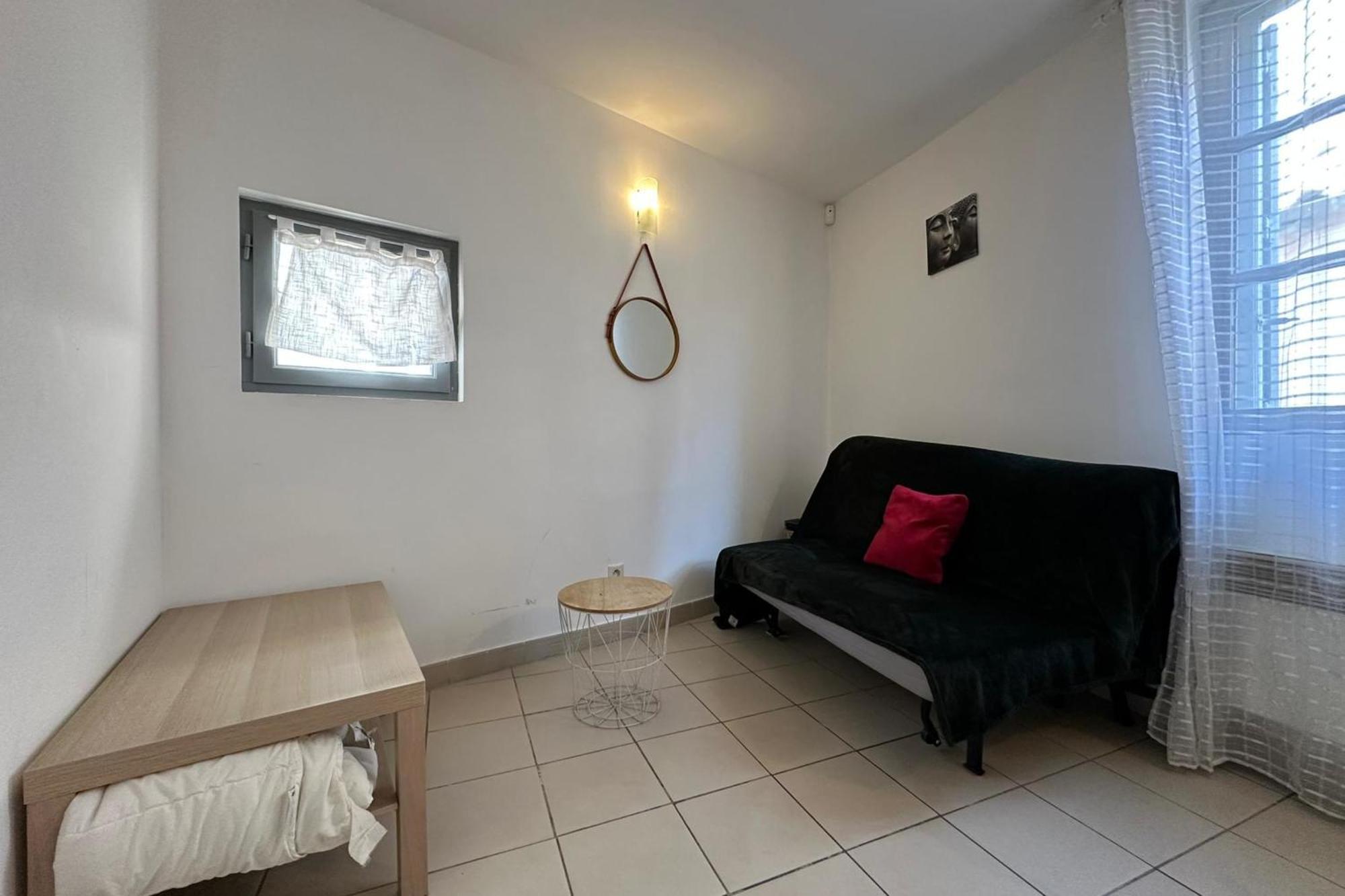 The Triplex- 3 Bedrooms In The Escutcheon! Μονπελιέ Εξωτερικό φωτογραφία